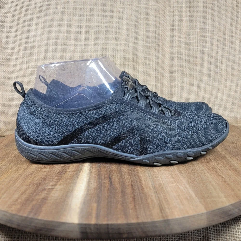 Skechers Breathe Easy Fortune Knit Slip On Shoes Gray Black Sneakers Women's 6.5